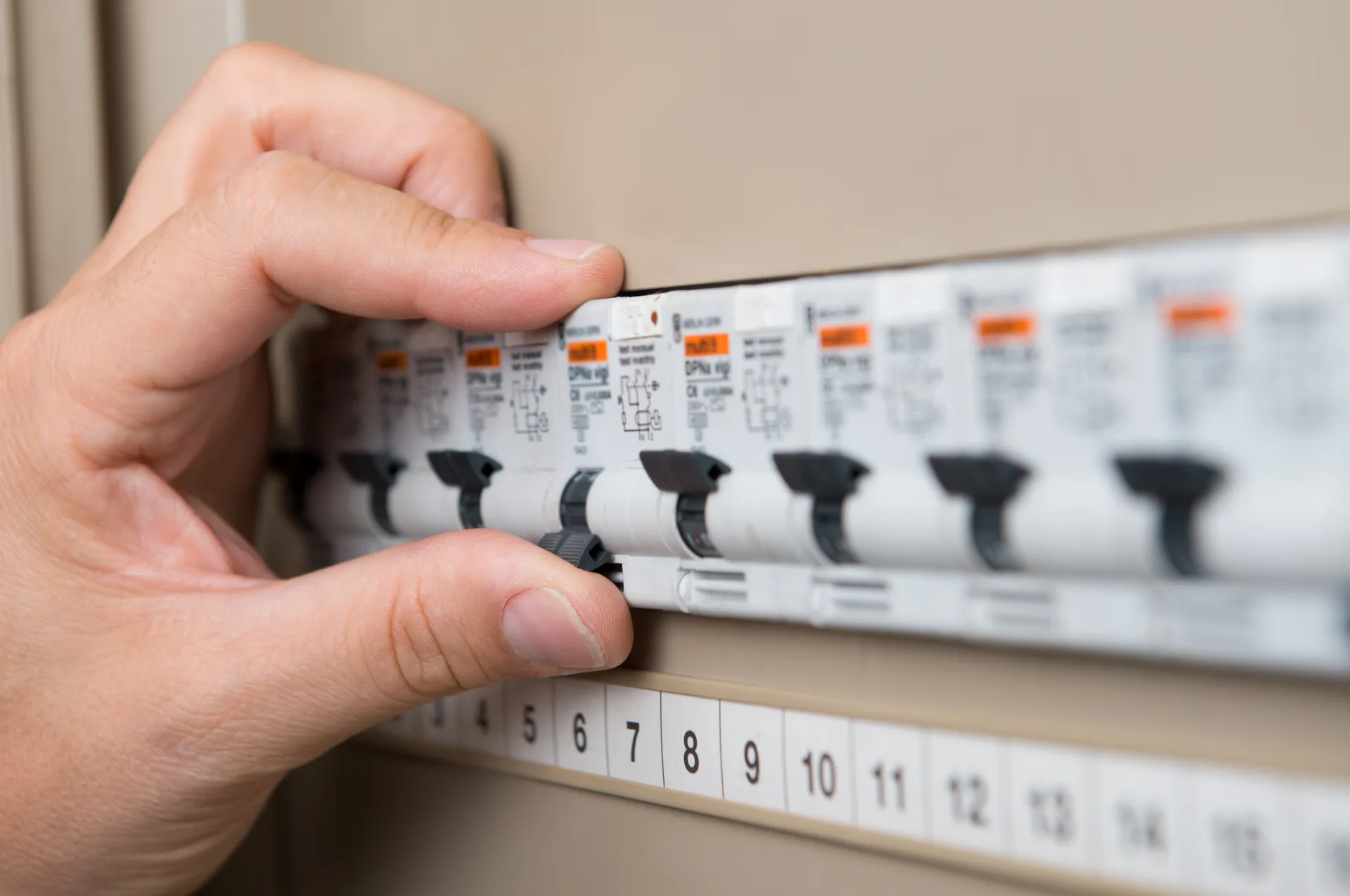 Electrician Green Point, licensed electricians serving Green Point